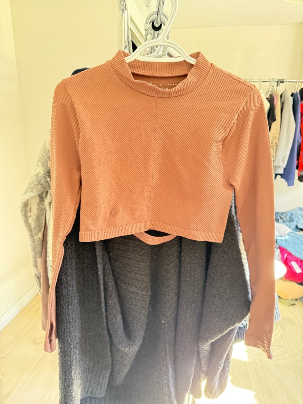 Free People Movement | M/L | Ribbed Open Back Cropped Top - Picture 2 of 4